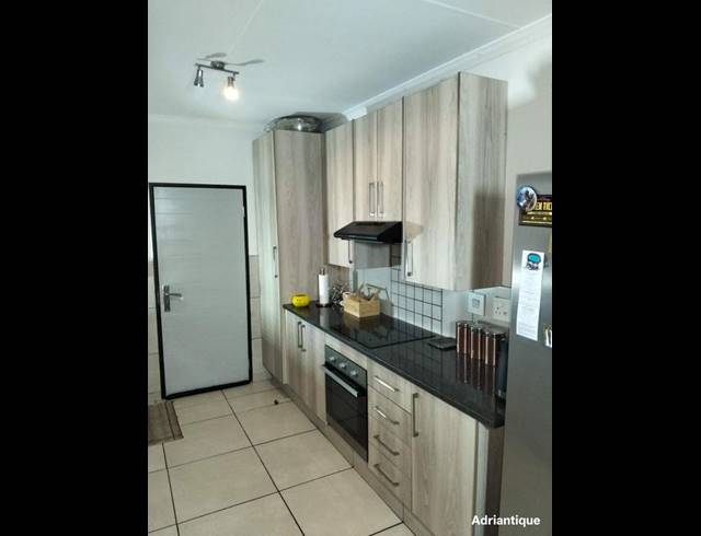 3 BEDROOM TOWNHOUSE FOR SALE IN RAVENSWOOD